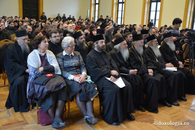 (Foto) Cea de-a doua zi a Colocviului „Întâlnirea cu Duhovnicul – Părintele Sofronie Saharov”