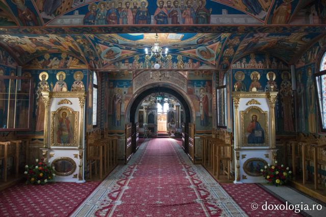 (Foto) Sfințirea picturii la Biserica „Sfântul Proroc Ioan Botezătorul” din Botoșani