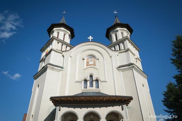 Catedrala „Sfânta Treime” din Vatra Dornei