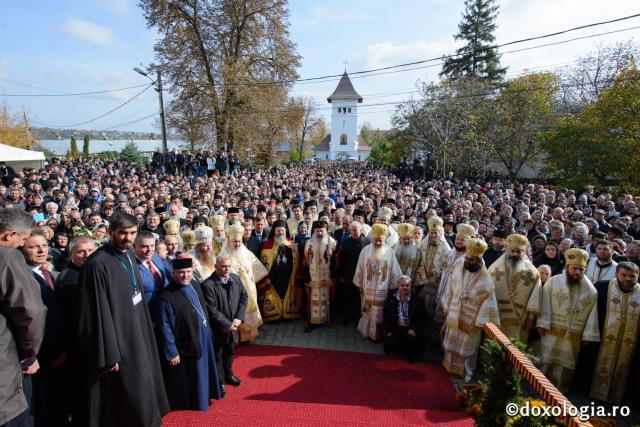 (Foto) Întronizarea Preasfințitului Ignatie Trif, noul Episcop al Hușilor