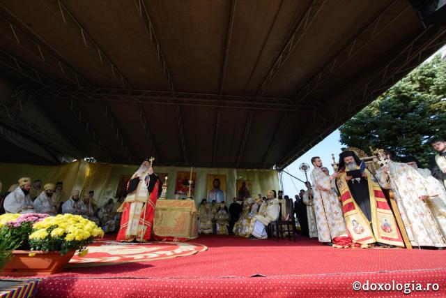 (Foto) Întronizarea Preasfințitului Ignatie Trif, noul Episcop al Hușilor
