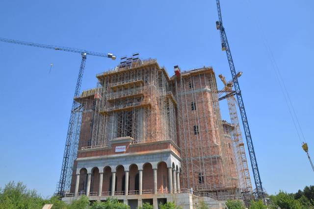 (Foto) Momente din timpul construirii Catedralei Naționale