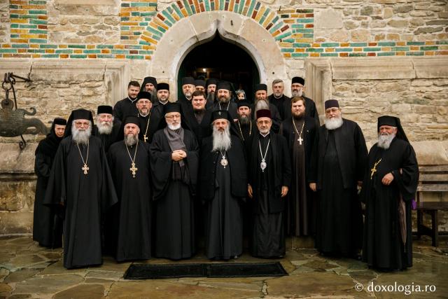 (Foto) Prăznuirea Sfântului Paisie Velicicovschi la Mănăstirea Neamț 2018