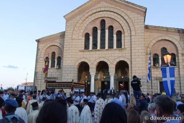 (Foto) Procesiune cu moaștele Sfântului Dionisie din Zakynthos – 17 decembrie 2018