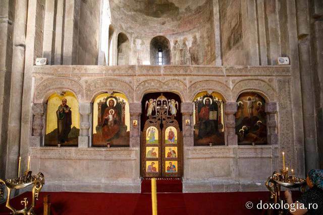 (Foto) Paşi de pelerin la Mănăstirea Samtavro – Georgia
