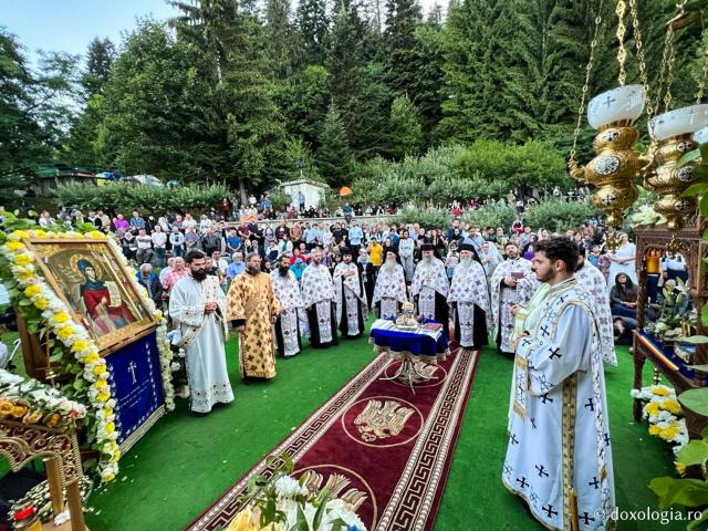 (Foto) Mănăstirea Sihla în ajunul prăznuirii Sfintei Teodora – 6 august 2022