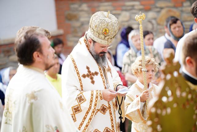 (Foto) Slujire arhierească la Mănăstirea Giurgeni, în Duminica a 10-a după Rusalii