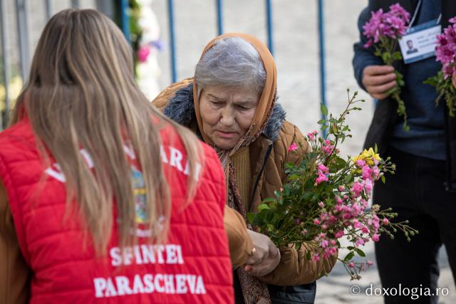 (Foto) Voluntarii Sfintei Parascheva – o jertfă cu zâmbetul pe buze