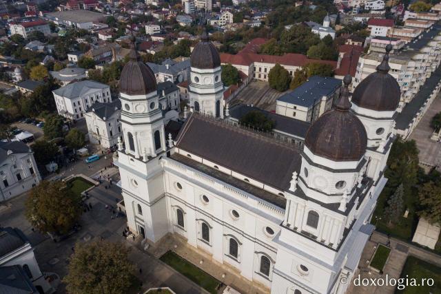 (Foto) Imagini din dronă – Catedrala din Iași, în așteptarea zilei de 14 octombrie