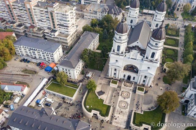 (Foto) Imagini din dronă – Catedrala din Iași, în așteptarea zilei de 14 octombrie