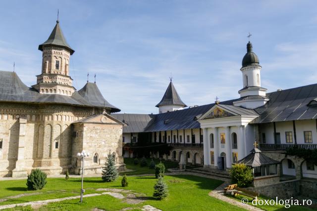 (Foto) Pași de pelerin la Mănăstirea Neamț – casa Sfântului Paisie Velicicovschi