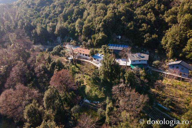 (Foto) Inedit: imagini din dronă cu Schitul Lacu din Sfântul Munte Athos