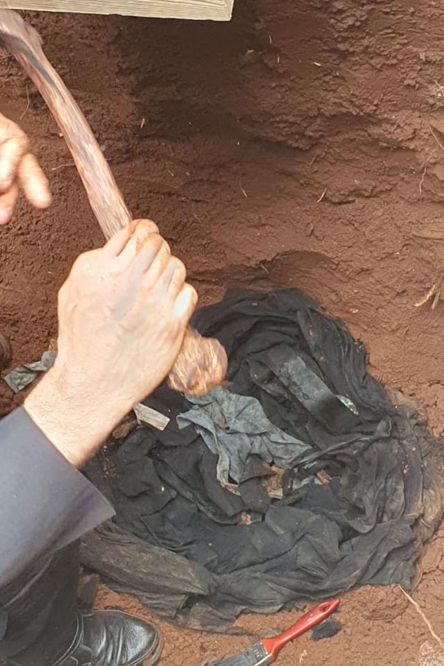 (Foto) Deshumarea Părintelui Petroniu Tănase de la Schitul Românesc Prodromu – 27 aprilie 2023