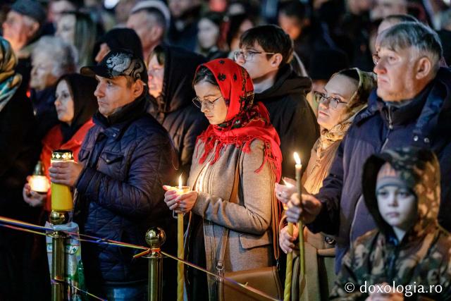 (Foto) „Astăzi toată făptura se veselește și se bucură...” – Slujba Învierii Domnului la Catedrala Mitropolitană din Iași