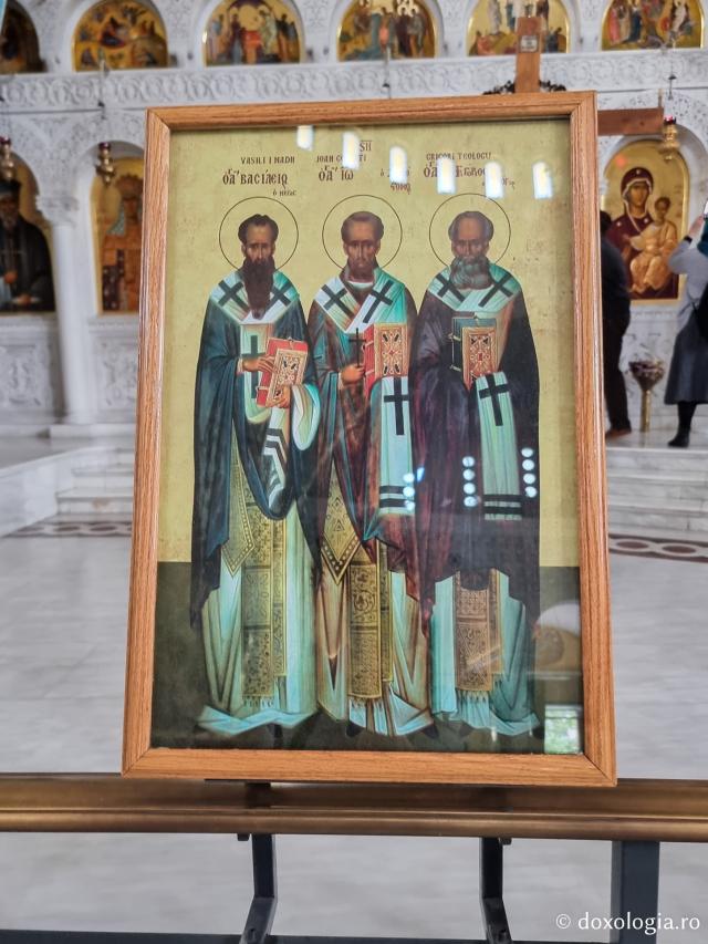 (Foto) Pași de pelerin la Catedrala „Învierea Domnului” din Tirana, Albania