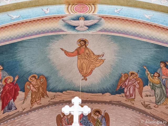 (Foto) Pași de pelerin la Catedrala „Învierea Domnului” din Tirana, Albania