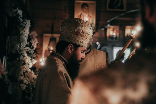 (Foto) Starețul Efrem a slujit Sfânta Liturghie la Biserica studenților din Cluj