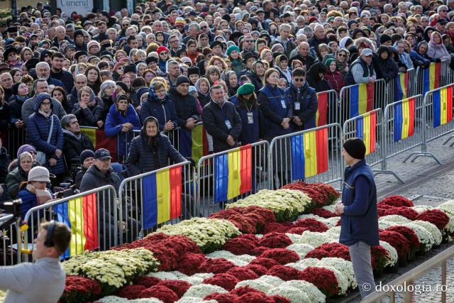 Bucuria credinței la Iași – Sfânta Liturghie în cinstea Sfintei Parascheva și a Sfântului Grigorie Palama, 2025 / Foto: Claudiu Pântea (Foto) Bucuria credinței la Iași – Sfânta Liturghie în cinstea Sfintei Parascheva și a Sfântului Grigorie Palama, 2025