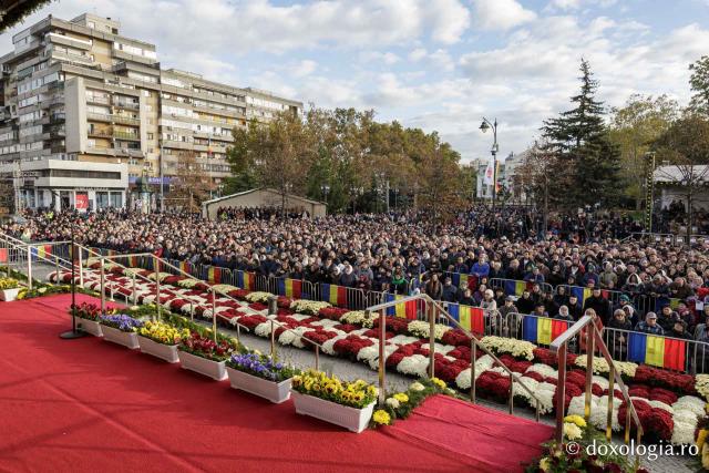 Bucuria credinței la Iași – Sfânta Liturghie în cinstea Sfintei Parascheva și a Sfântului Grigorie Palama, 2025 / Foto: Claudiu Pântea (Foto) Bucuria credinței la Iași – Sfânta Liturghie în cinstea Sfintei Parascheva și a Sfântului Grigorie Palama, 2025
