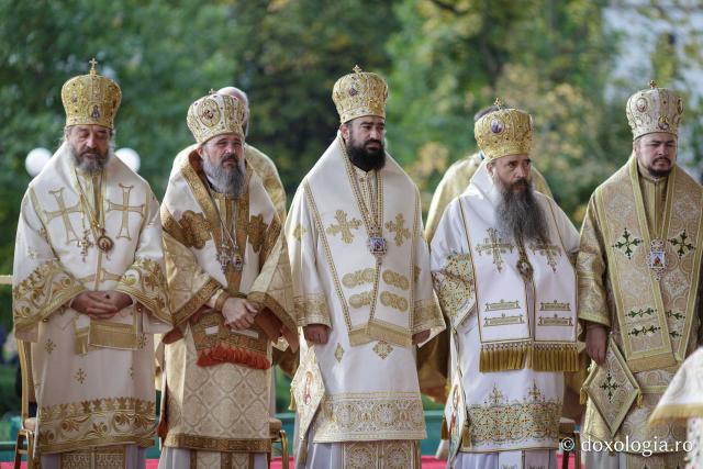 Bucuria credinței la Iași – Sfânta Liturghie în cinstea Sfintei Parascheva și a Sfântului Grigorie Palama, 2025 / Foto: Claudiu Pântea (Foto) Bucuria credinței la Iași – Sfânta Liturghie în cinstea Sfintei Parascheva și a Sfântului Grigorie Palama, 2025