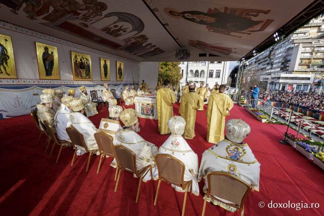 Bucuria credinței la Iași – Sfânta Liturghie în cinstea Sfintei Parascheva și a Sfântului Grigorie Palama, 2025 / Foto: Claudiu Pântea (Foto) Bucuria credinței la Iași – Sfânta Liturghie în cinstea Sfintei Parascheva și a Sfântului Grigorie Palama, 2025
