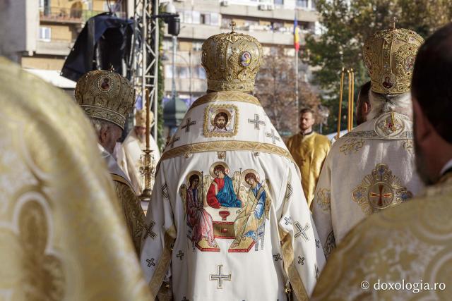 Bucuria credinței la Iași – Sfânta Liturghie în cinstea Sfintei Parascheva și a Sfântului Grigorie Palama, 2025 / Foto: Claudiu Pântea (Foto) Bucuria credinței la Iași – Sfânta Liturghie în cinstea Sfintei Parascheva și a Sfântului Grigorie Palama, 2025