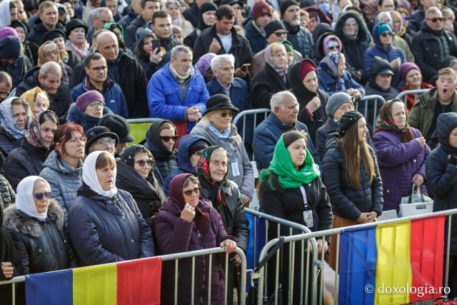 Bucuria credinței la Iași – Sfânta Liturghie în cinstea Sfintei Parascheva și a Sfântului Grigorie Palama, 2025 / Foto: Claudiu Pântea (Foto) Bucuria credinței la Iași – Sfânta Liturghie în cinstea Sfintei Parascheva și a Sfântului Grigorie Palama, 2025