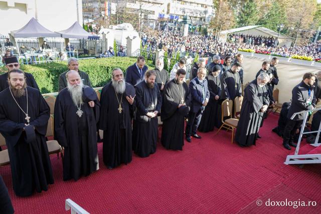 Bucuria credinței la Iași – Sfânta Liturghie în cinstea Sfintei Parascheva și a Sfântului Grigorie Palama, 2025 / Foto: Claudiu Pântea (Foto) Bucuria credinței la Iași – Sfânta Liturghie în cinstea Sfintei Parascheva și a Sfântului Grigorie Palama, 2025
