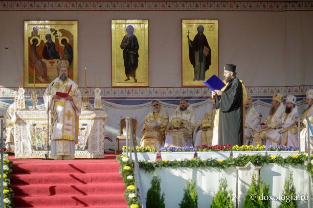 Bucuria credinței la Iași – Sfânta Liturghie în cinstea Sfintei Parascheva și a Sfântului Grigorie Palama, 2025 / Foto: Pr. Silviu Cluci Bucuria credinței la Iași – Sfânta Liturghie în cinstea Sfintei Parascheva și a Sfântului Grigorie Palama, 2025