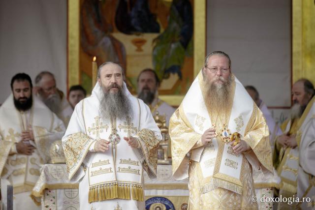 Bucuria credinței la Iași – Sfânta Liturghie în cinstea Sfintei Parascheva și a Sfântului Grigorie Palama, 2025 / Foto: Pr. Silviu Cluci Bucuria credinței la Iași – Sfânta Liturghie în cinstea Sfintei Parascheva și a Sfântului Grigorie Palama, 2025