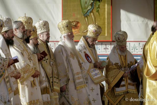 Bucuria credinței la Iași – Sfânta Liturghie în cinstea Sfintei Parascheva și a Sfântului Grigorie Palama, 2025 / Foto: Pr. Silviu Cluci Bucuria credinței la Iași – Sfânta Liturghie în cinstea Sfintei Parascheva și a Sfântului Grigorie Palama, 2025