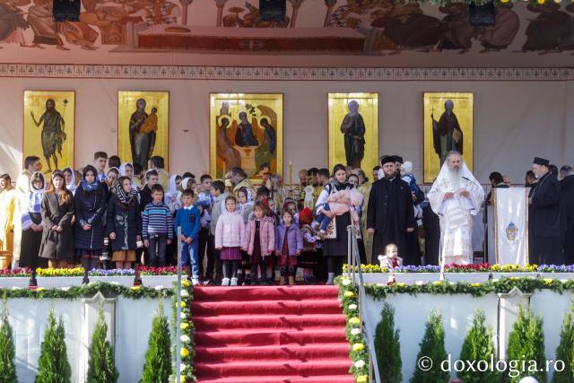 Bucuria credinței la Iași – Sfânta Liturghie în cinstea Sfintei Parascheva și a Sfântului Grigorie Palama, 2025 / Foto: pr. Silviu Cluci (Foto) Bucuria credinței la Iași – Sfânta Liturghie în cinstea Sfintei Parascheva și a Sfântului Grigorie Palama, 2025