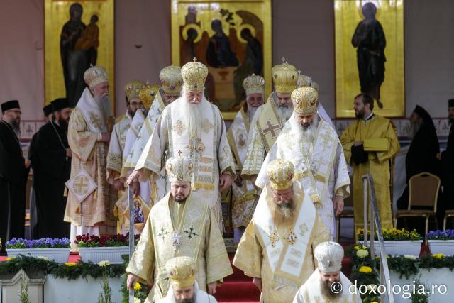 Bucuria credinței la Iași – Sfânta Liturghie în cinstea Sfintei Parascheva și a Sfântului Grigorie Palama, 2025 / Foto: Claudiu Pântea (Foto) Bucuria credinței la Iași – Sfânta Liturghie în cinstea Sfintei Parascheva și a Sfântului Grigorie Palama, 2025