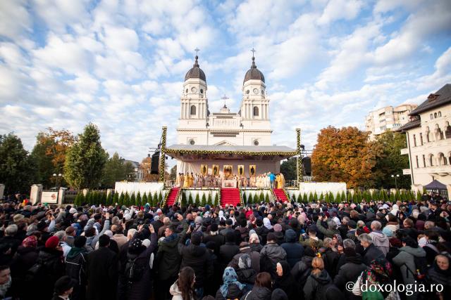 Bucuria credinței la Iași – Sfânta Liturghie în cinstea Sfintei Parascheva și a Sfântului Grigorie Palama, 2025 / Foto: Pr. Silviu Cluci Bucuria credinței la Iași – Sfânta Liturghie în cinstea Sfintei Parascheva și a Sfântului Grigorie Palama, 2025