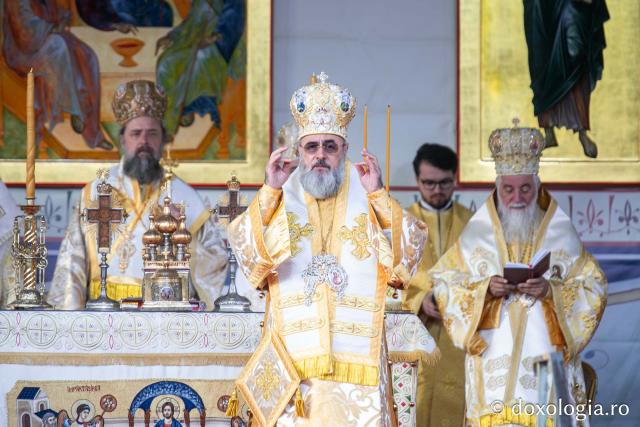 Bucuria credinței la Iași – Sfânta Liturghie în cinstea Sfintei Parascheva și a Sfântului Grigorie Palama, 2025 / Foto: Pr. Silviu Cluci Bucuria credinței la Iași – Sfânta Liturghie în cinstea Sfintei Parascheva și a Sfântului Grigorie Palama, 2025