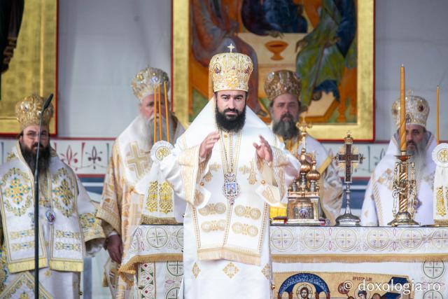 Bucuria credinței la Iași – Sfânta Liturghie în cinstea Sfintei Parascheva și a Sfântului Grigorie Palama, 2025 / Foto: Pr. Silviu Cluci Bucuria credinței la Iași – Sfânta Liturghie în cinstea Sfintei Parascheva și a Sfântului Grigorie Palama, 2025