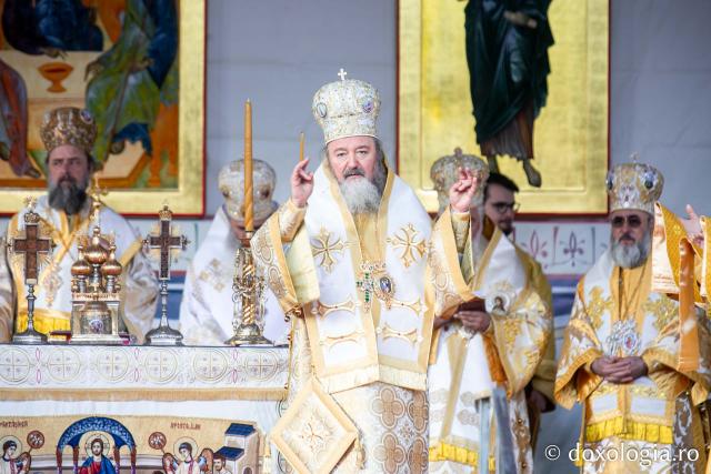 Bucuria credinței la Iași – Sfânta Liturghie în cinstea Sfintei Parascheva și a Sfântului Grigorie Palama, 2025 / Foto: Pr. Silviu Cluci Bucuria credinței la Iași – Sfânta Liturghie în cinstea Sfintei Parascheva și a Sfântului Grigorie Palama, 2025