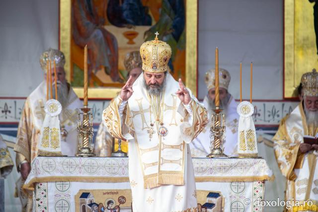 Bucuria credinței la Iași – Sfânta Liturghie în cinstea Sfintei Parascheva și a Sfântului Grigorie Palama, 2025 / Foto: Pr. Silviu Cluci Bucuria credinței la Iași – Sfânta Liturghie în cinstea Sfintei Parascheva și a Sfântului Grigorie Palama, 2025