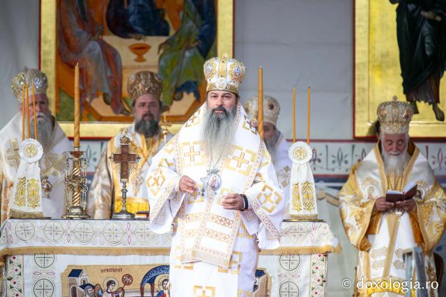 Bucuria credinței la Iași – Sfânta Liturghie în cinstea Sfintei Parascheva și a Sfântului Grigorie Palama, 2025 / Foto: Pr. Silviu Cluci Bucuria credinței la Iași – Sfânta Liturghie în cinstea Sfintei Parascheva și a Sfântului Grigorie Palama, 2025