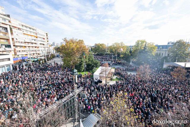 Bucuria credinței la Iași – Sfânta Liturghie în cinstea Sfintei Parascheva și a Sfântului Grigorie Palama, 2025 / Foto: Oana Nechifor Bucuria credinței la Iași – Sfânta Liturghie în cinstea Sfintei Parascheva și a Sfântului Grigorie Palama, 2025