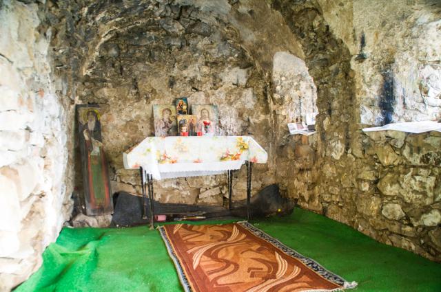 (Foto) Peștera Sfinților Iosif și Chiriac de la Bisericani
