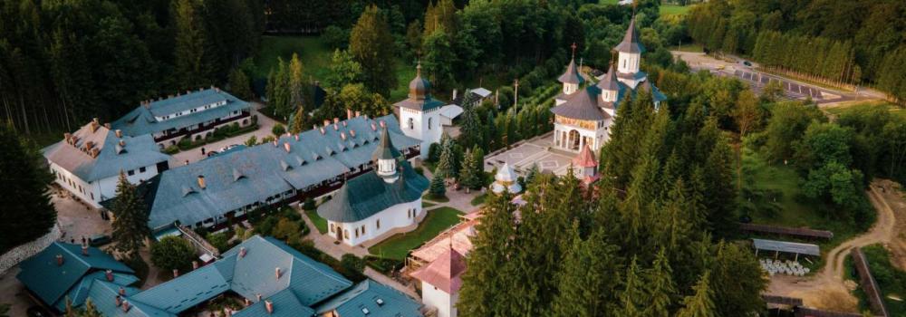 Mănăstirea Sihăstria - vedere aeriană / Foto: Bogdan Bulgariu