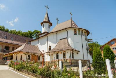 (Foto) Mănăstirea Giurgeni – Roman