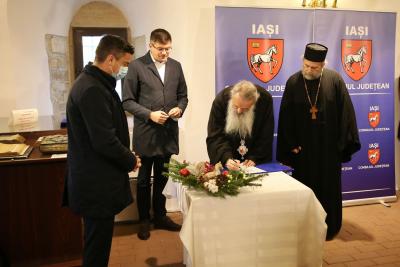(Video) CJ Iași a predat Ansamblul Mănăstirii Golia către Mitropolia Moldovei și Bucovinei 