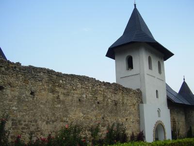 Turnul Clopotniță și Zidul de incintă - Mănăstirea Hadâmbu